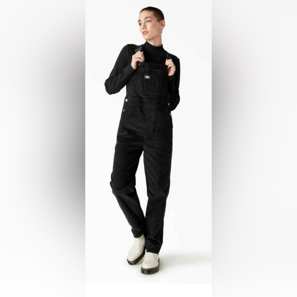 Dickies Women’s Halleyville Corduroy Bib Overalls. Size M Color Black NEVER USED